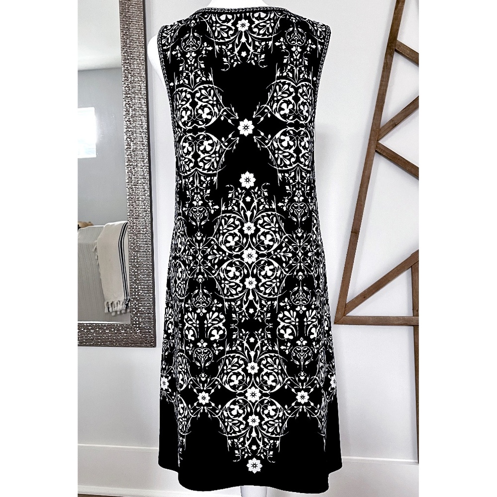 Max Studio Black and White Patterned Sleeveless Knee-Length Dress - Small - Picture 2 of 5
